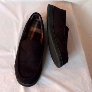Men's slippers black flannel lining size 11/12. New